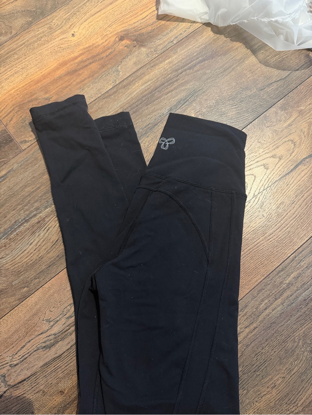 TNA leggings